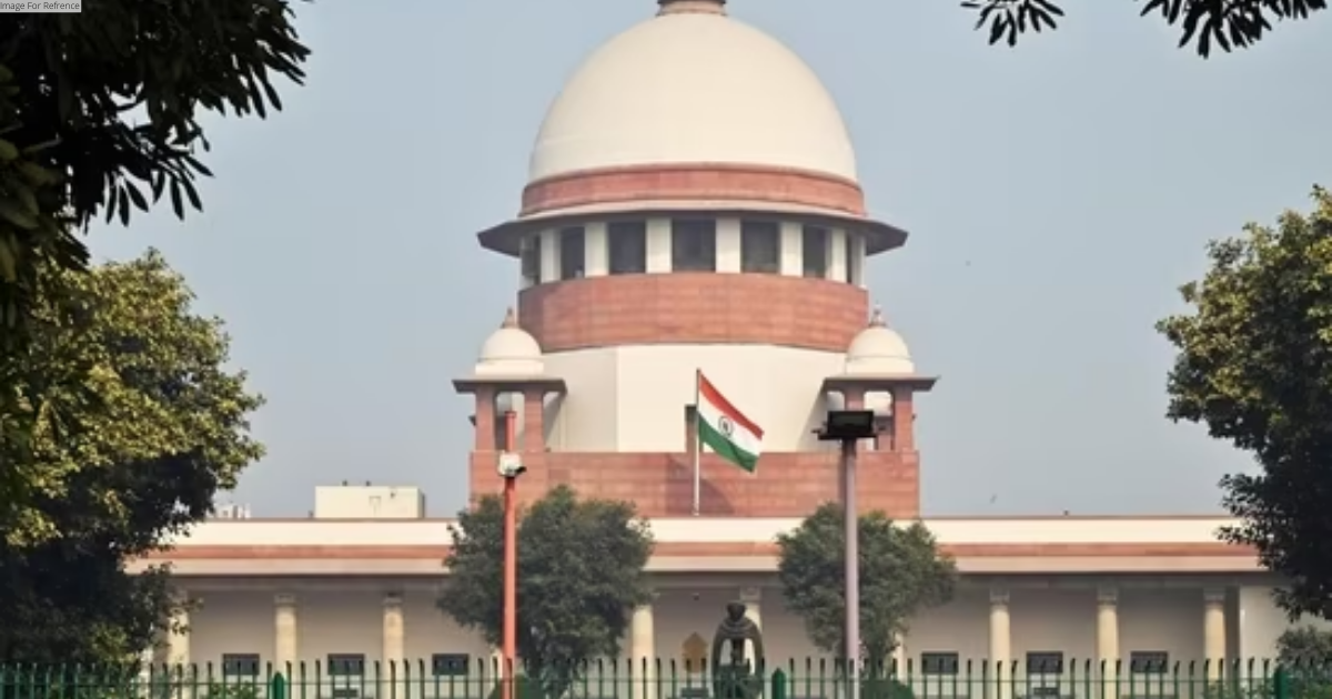 SC issues notice to Centre on Delhi govt's plea challenging Ordinance regarding services